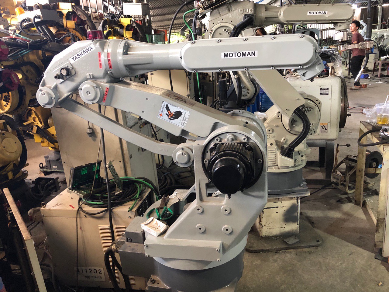 Robot hàn Motoman